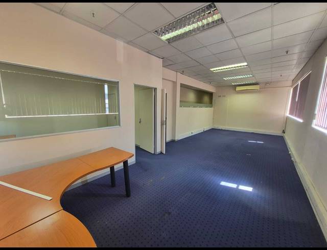 400M² OFFICE TO LET IN STEELEDALE